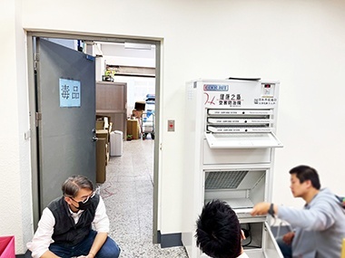 新北地檢署 選擇《空害防治機》淨化大量查緝毒品存放所產生的刺鼻異味 甲醛值大幅下降     